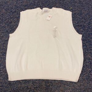 G & M Off white Sweater Vest sz. XL NWT